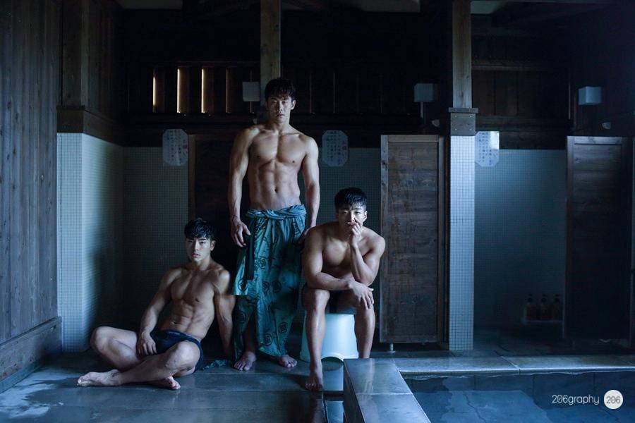 Bộ Ba Hot Boy Hàn Khiến Hội Con Gái Trầm Trồ: Chơi Thân Là Cũng Lây Được Đẹp  Trai Với Body 6 Múi Thế Này Ư?