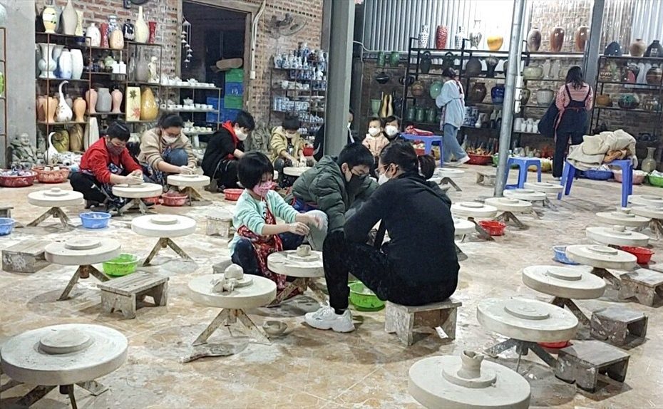 Trải Nghiệm Cảm Giác Tự Làm Gốm Tại Bát Tràng Dịp Cuối Tuần