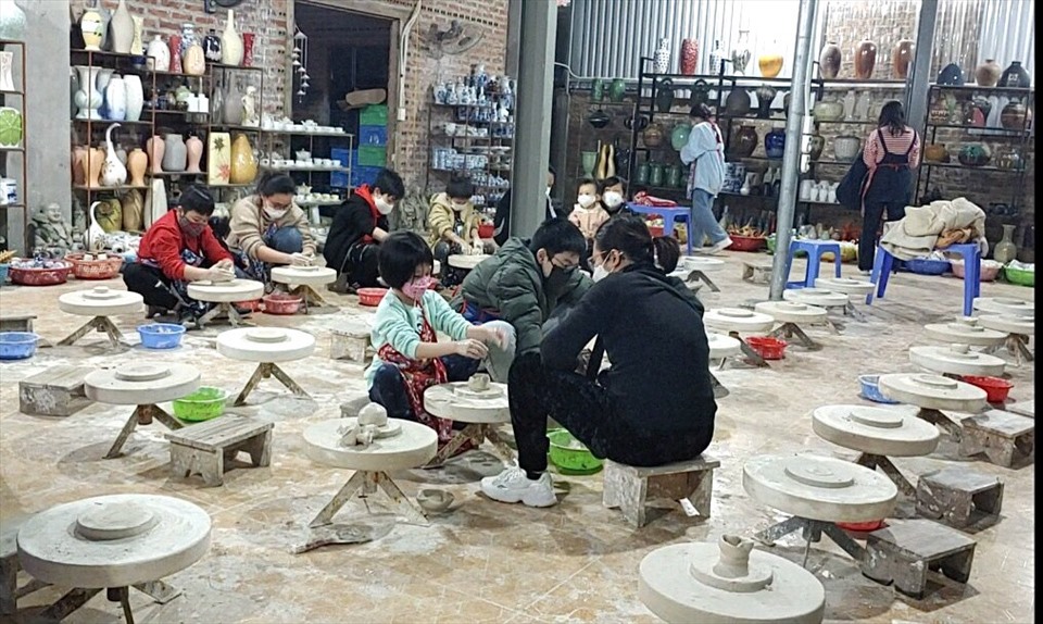 Trải Nghiệm Cảm Giác Tự Làm Gốm Tại Bát Tràng Dịp Cuối Tuần
