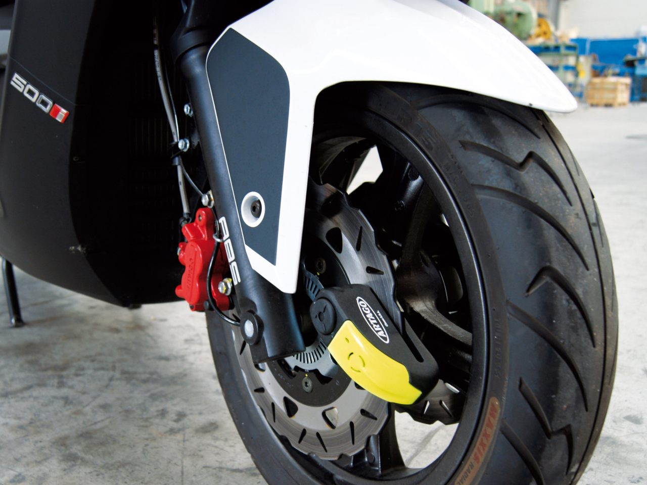 How to Secure Your Motorcycle When It's Parked on the Street – EasyBlock How To Secure Your Motorcycle When It'S Parked On The Street – Easyblock