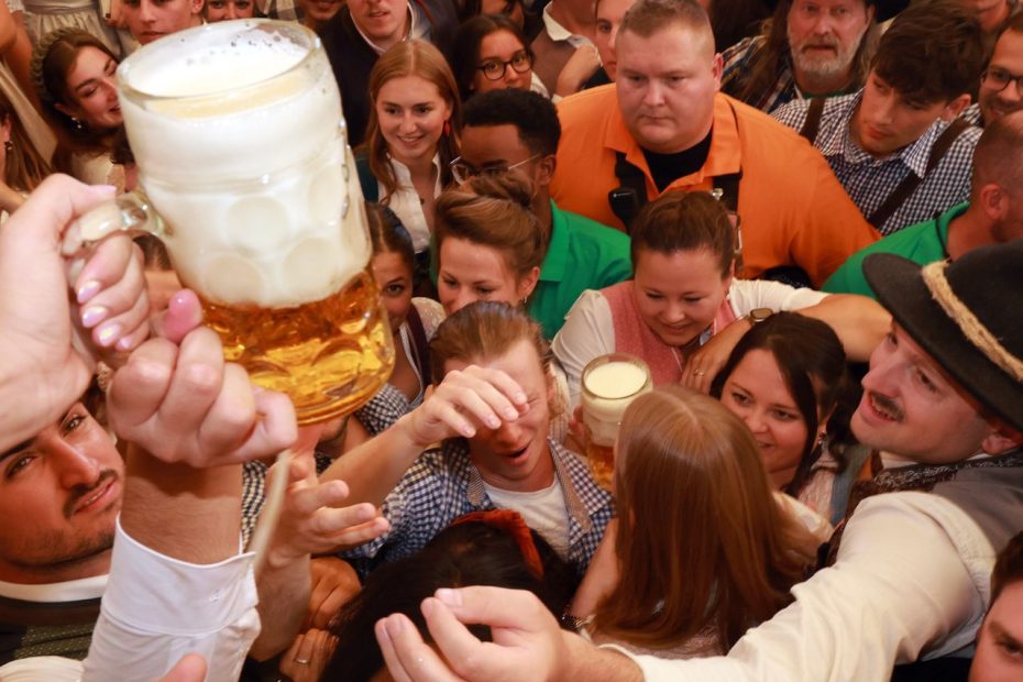 Oktoberfest Now Has Its Culture War. It Isn'T About The Beer. - Wsj